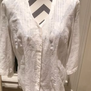 10% Irish linen blouse. 3/4 length sleeve.